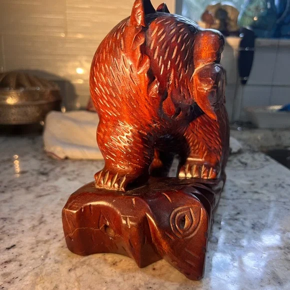 Vintage Japan Ainu Brown Bear with Fish Carved Solid wood! - Picture 6 of 15